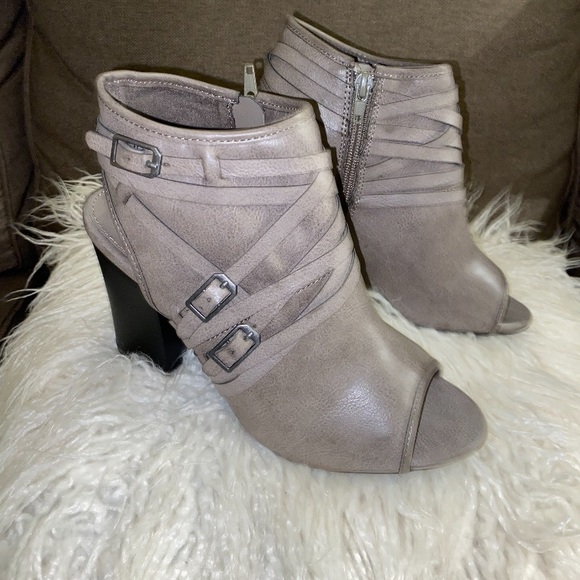 Shoes - New Open toe Booties size 7